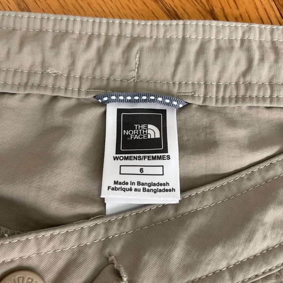 The North Face Khaki Bermuda Women Sz 6 barely used - Picture 3 of 7